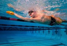 Кому рекомендовано плавание в бассейне?