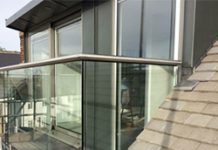Стеклянные ограждения: разновидности