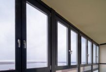 Остекление балкона Рехау