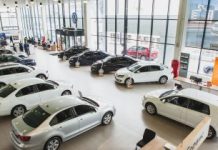 Как покупать автомобиль с пробегом в автосалонах?