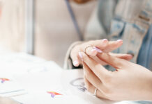 Варианты дизайна кольца с бриллиантом