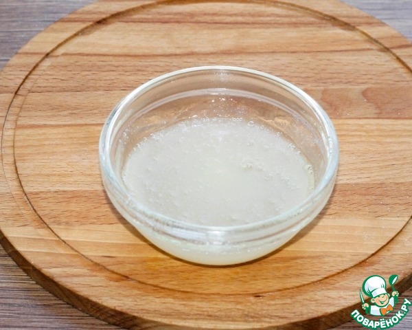 Разноцветная закуска из селедки и овощей