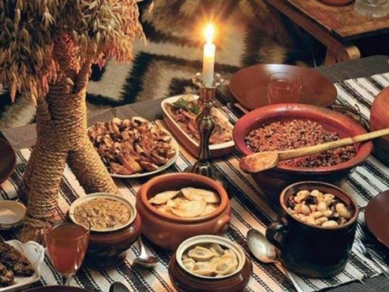 
Сочельник перед Рождеством: что едят 6 января, и почему нельзя есть до первой звезды                