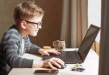 Школа в онлайне: когда закончится дистанционка в школах России в 2022 году,