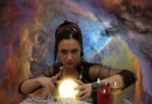 Когда стоит обратиться за помощью к ясновидящей?