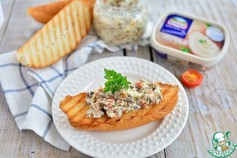 Намазка с грибами, изюмом и фисташками