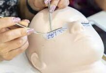 Манекен для наращивания ресниц: неотъемлемая часть работы мастера