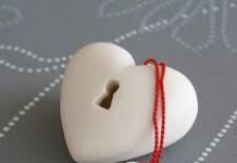 Заказать стихи на свадьбу: прекрасный способ поздравить молодожёнов и пожелать им семейного счастья