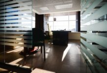 Стеклянные перегородки для офисов