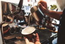 Что нужно знать при выборе молока, открывая кофейню