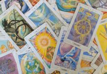 Как относится мужчина: лучшие расклады Таро