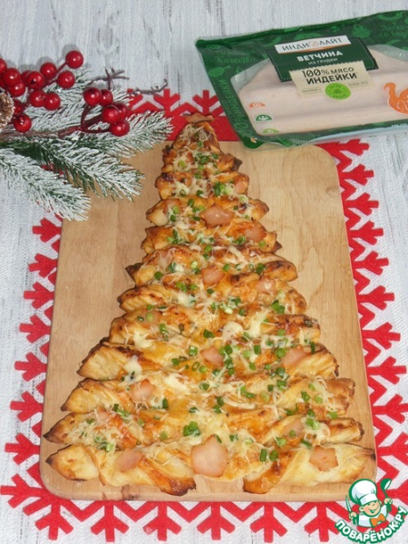 Пирог "Ёлочка" с ветчиной и сыром