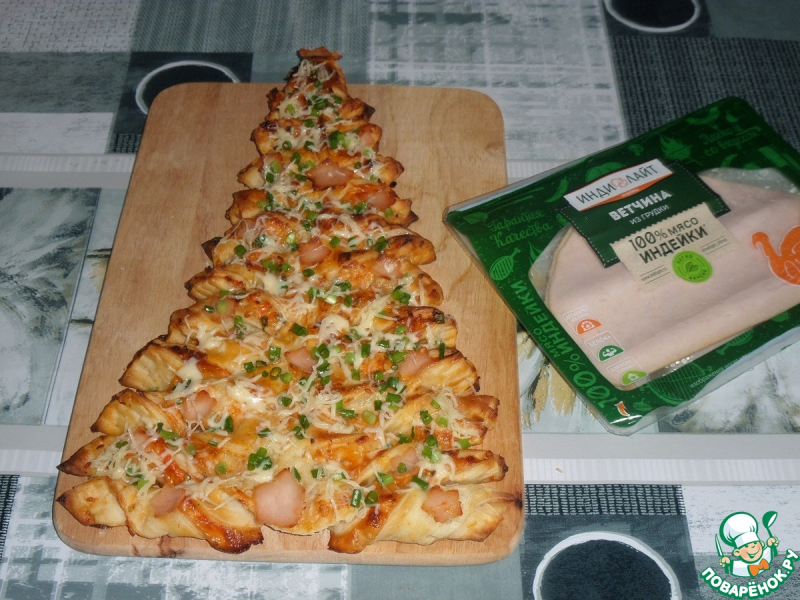 Пирог "Ёлочка" с ветчиной и сыром