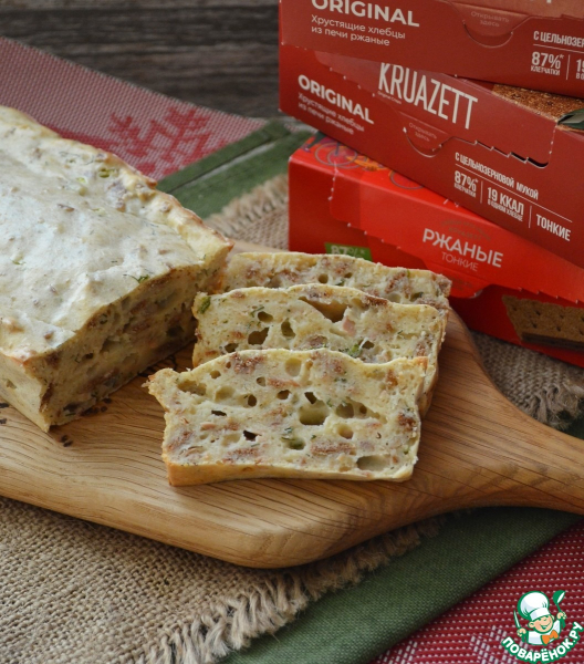 Творожный кекс с тунцом и хлебцами