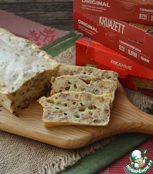 Творожный кекс с тунцом и хлебцами