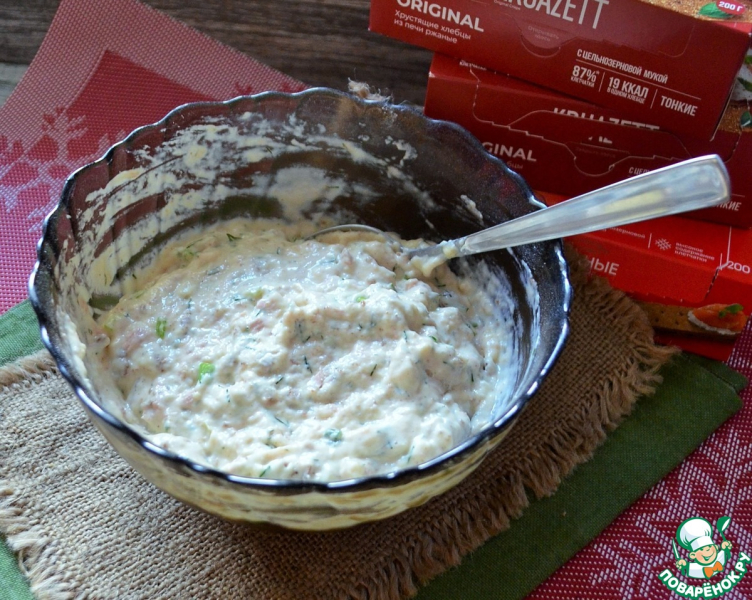 Творожный кекс с тунцом и хлебцами