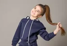 Преимущества заказа детской одежды оптом в Deloras центре