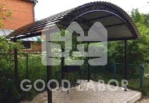 Особенности навеса для автомобиля из металлопрофиля