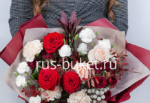 Свежие букеты цветов с доставкой: создайте моменты нежности для близких