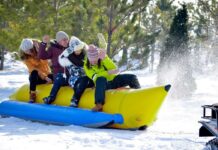 Зимние надувные аттракционы: радость и веселье в морозные дни