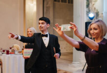 Карточный фокусник на свадьбе: хорошая или плохая идея