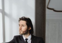 Мужские костюмы: разнообразие стилей и моделей для любого случая