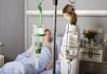 Вывод из запоя с помощью капельницы: профессиональная помощь при алкогольной интоксикации