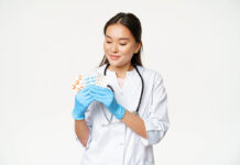 Китайские препараты в домашней аптечке. Что пользуется спросом и почему