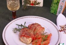 Индейка с томатами и беконом