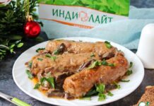 Купаты с грибами в соусе