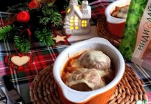 Тефтели с кабачком в томатном соусе