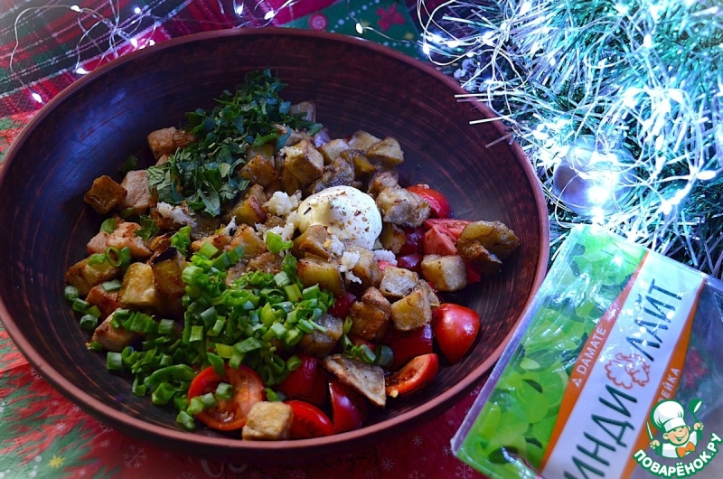 Салат с индейкой и хрустящими баклажанами