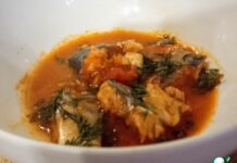 Скумбрия в томатном соусе