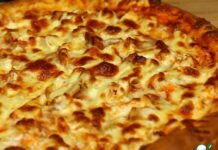 Пицца как в пиццерии и хлеб