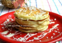 Творожные панкейки с кокосовой стружкой