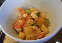 Хаш с картофелем, фетой и яйцом