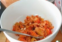 Ньюки с луком-пореем и харисой