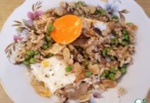 Пилаф с миндалем и зелёным горошкои