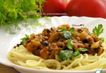 Спагетти с чечевично-грибным соусом