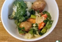 Хрустящий картофель в соусе из перцев