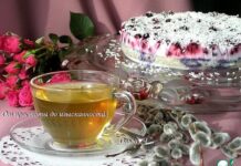 Кокосовый торт с ягодами