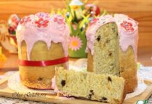 Куличи с брусничной помадкой