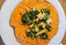 Окономияки с кимчи и чеддером