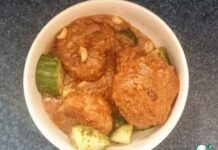 Фрикадельки с арахисовой подливой