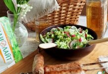 Салат с молодой капустой и редисом