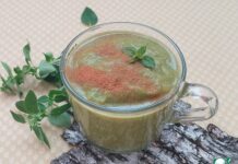 Смузи с брокколи, сушеными яблоками и мятой