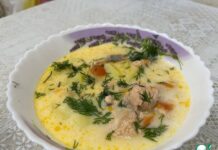 Суп с красной рыбой, томатами и сливками