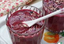 Свекольный смузи со шпинатом и семечками