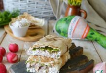 Завертон с индейкой и пикантным соусом