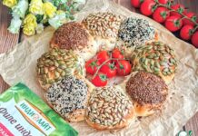 Булочки с ветчиной и семенами